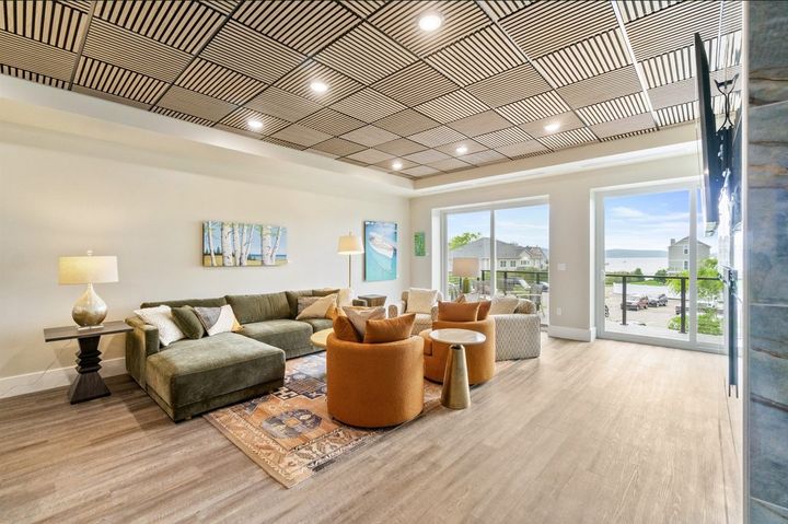 Lake St Loft
